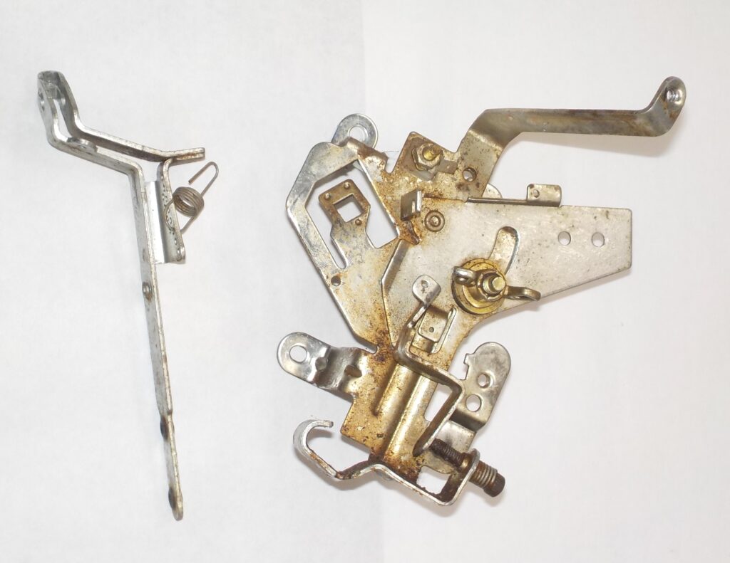 Briggs & Stratton 192412 Controls 499724 & Governor Lever 692143